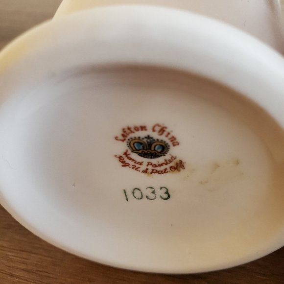 Lefton hand painted light pink 3D Lowers vase - Picture 4 of 6